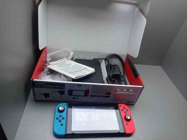 Купити Nintendo Switch HAC-001-01 Neon Blue-Red Б/У