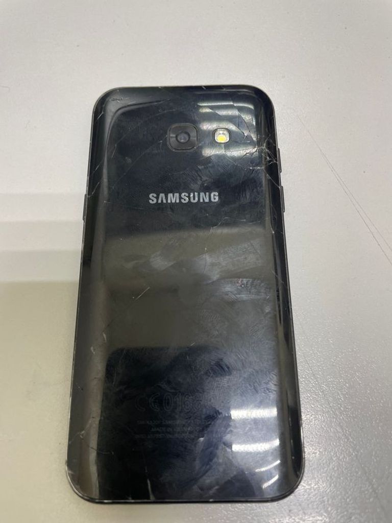 Купити Samsung galaxy a3 2017 Б/У