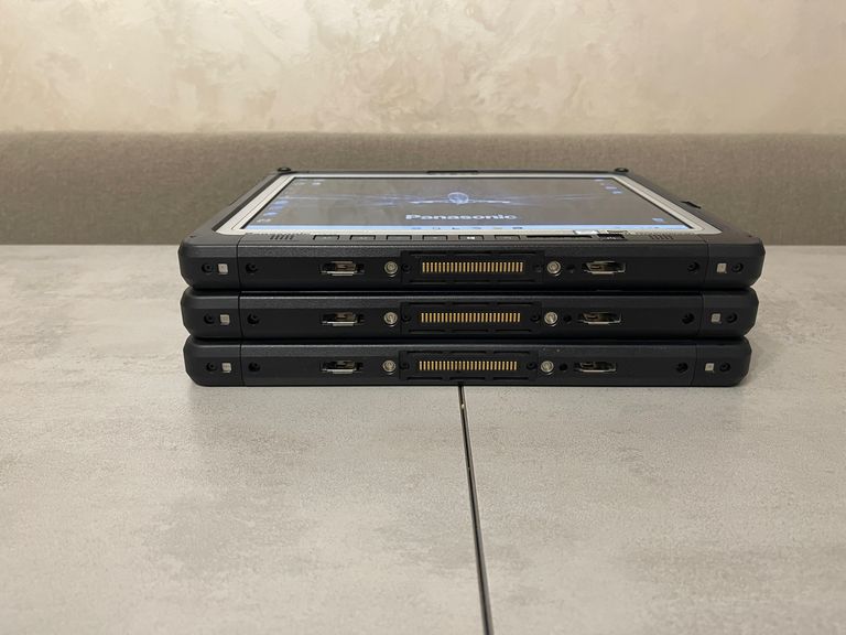 Дешиво Захищений планшет Panasonic Toughbook CF-33, 12", i5-7300U, 8GB, 128GB, 4G LTE с ломбарда