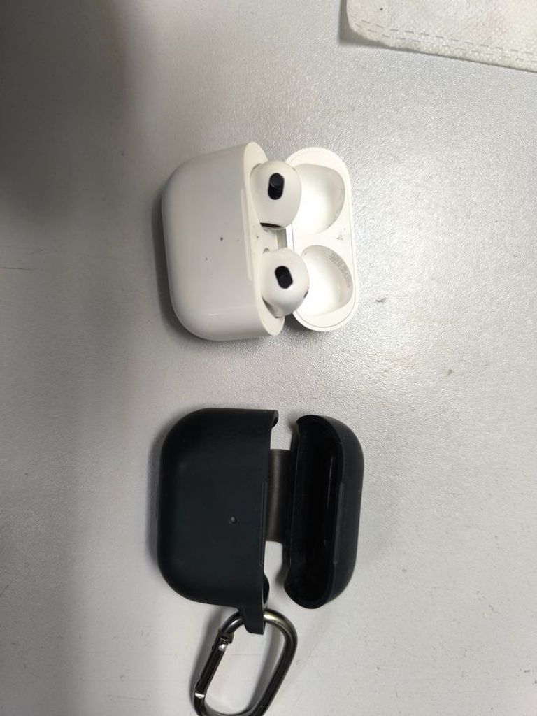 Дешево Apple airpods 3rd generation з ломбарду