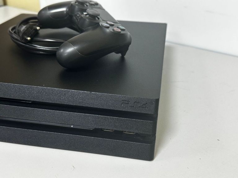 Оголошення Sony PlayStation 4 Pro (PS4 Pro) 1TB Black (9773412) Б/У