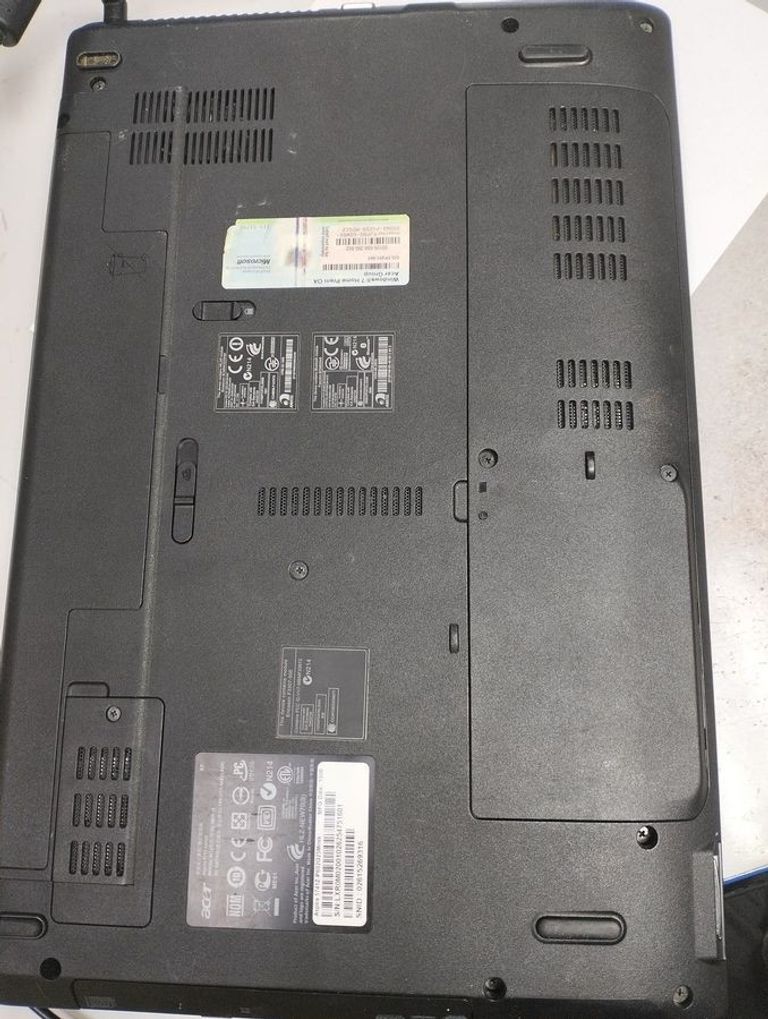 Дешево Acer 15/pentium p6000 ddr3/2gb ddr3/ssd 500 gb/*інтегрована з ломбарду