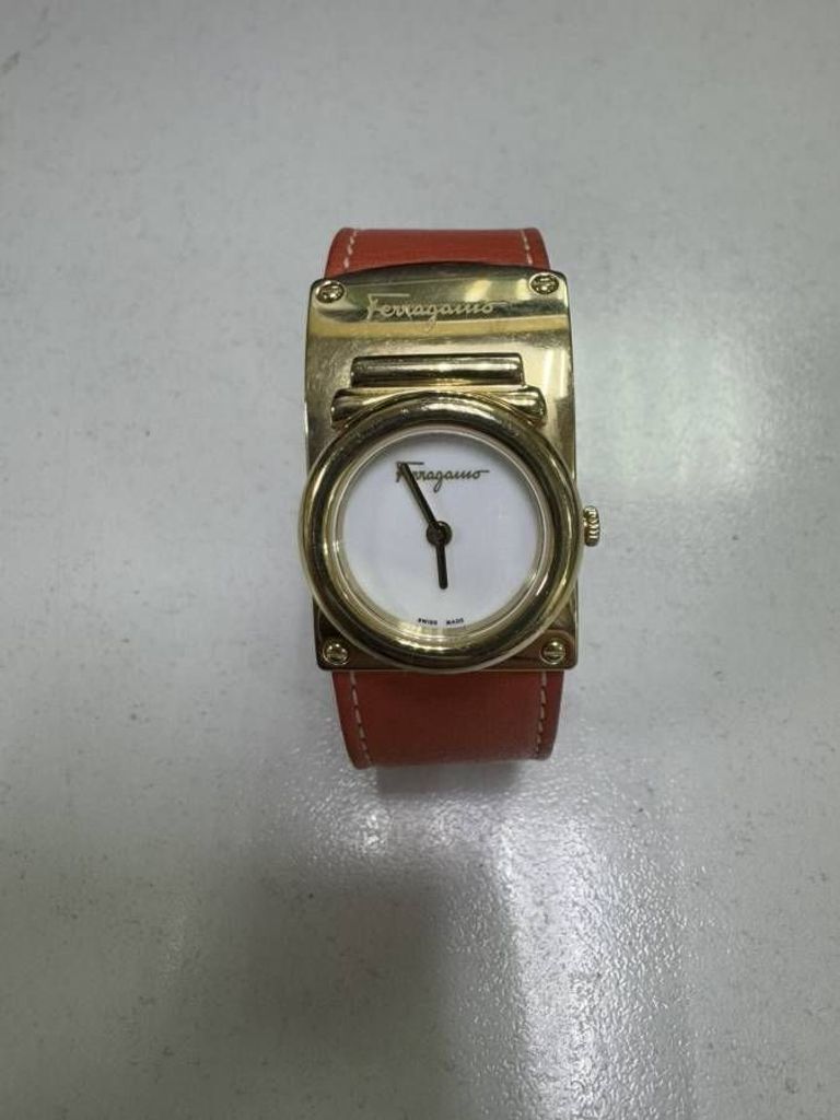 Купить Salvatore Ferragamo sfhs 00420 Б/У