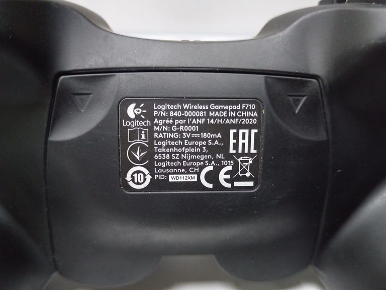 Дешиво Logitech wireless gamepad f710 с ломбарда