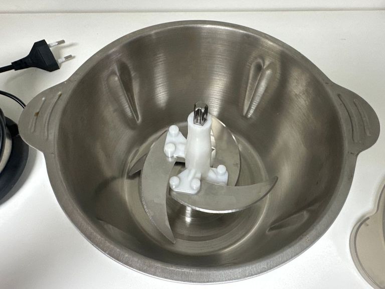 Оголошення Подрібнювач GRANT GR-4822 Б/У