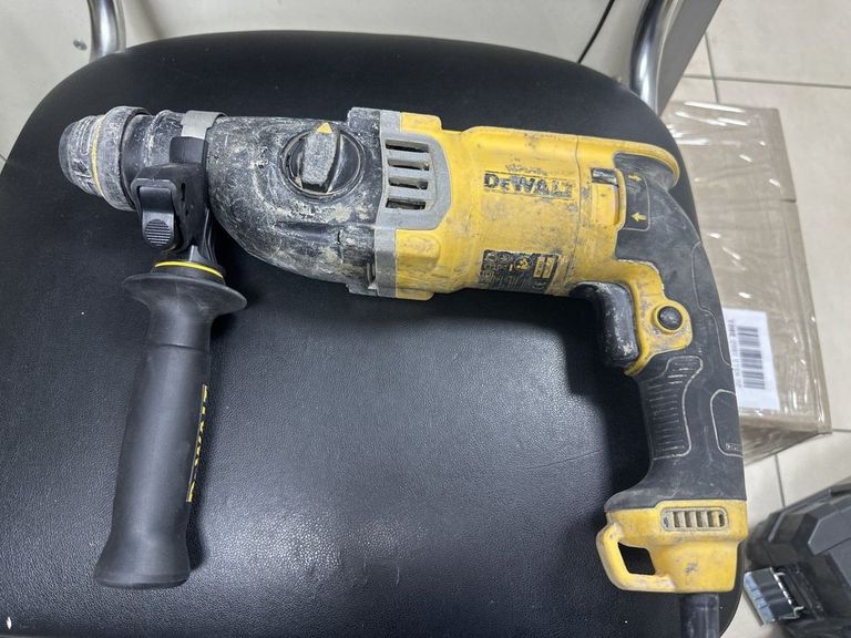 Купить Dewalt D25143K Б/У