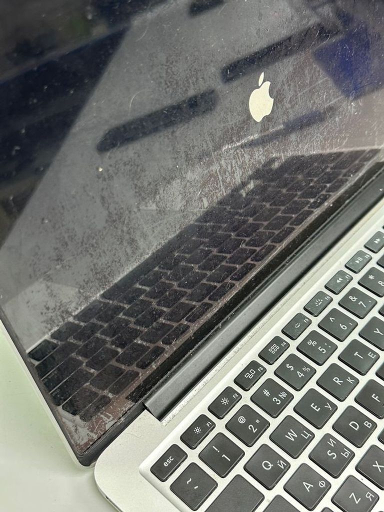 Дешево Apple macbook pro a1502 екр. 13,3/core i5 2,6ghz/ram8gb/ssd128gb/retina/intel iris з ломбарду