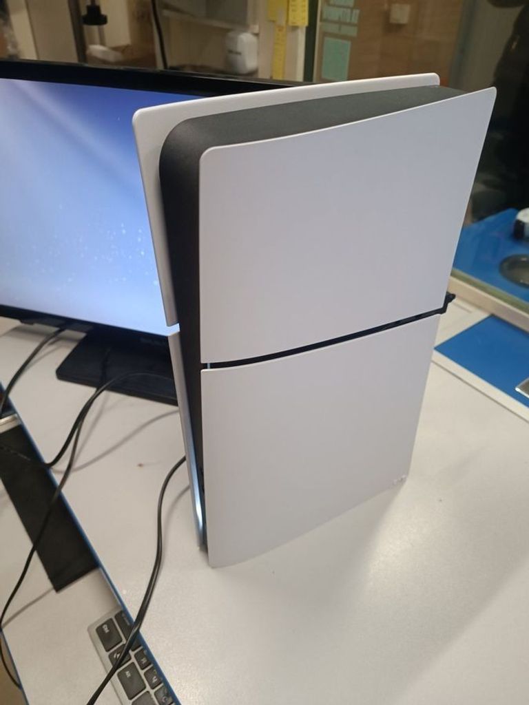 Дешево Sony PlayStation 5 Digital Edition 825GB з ломбарду