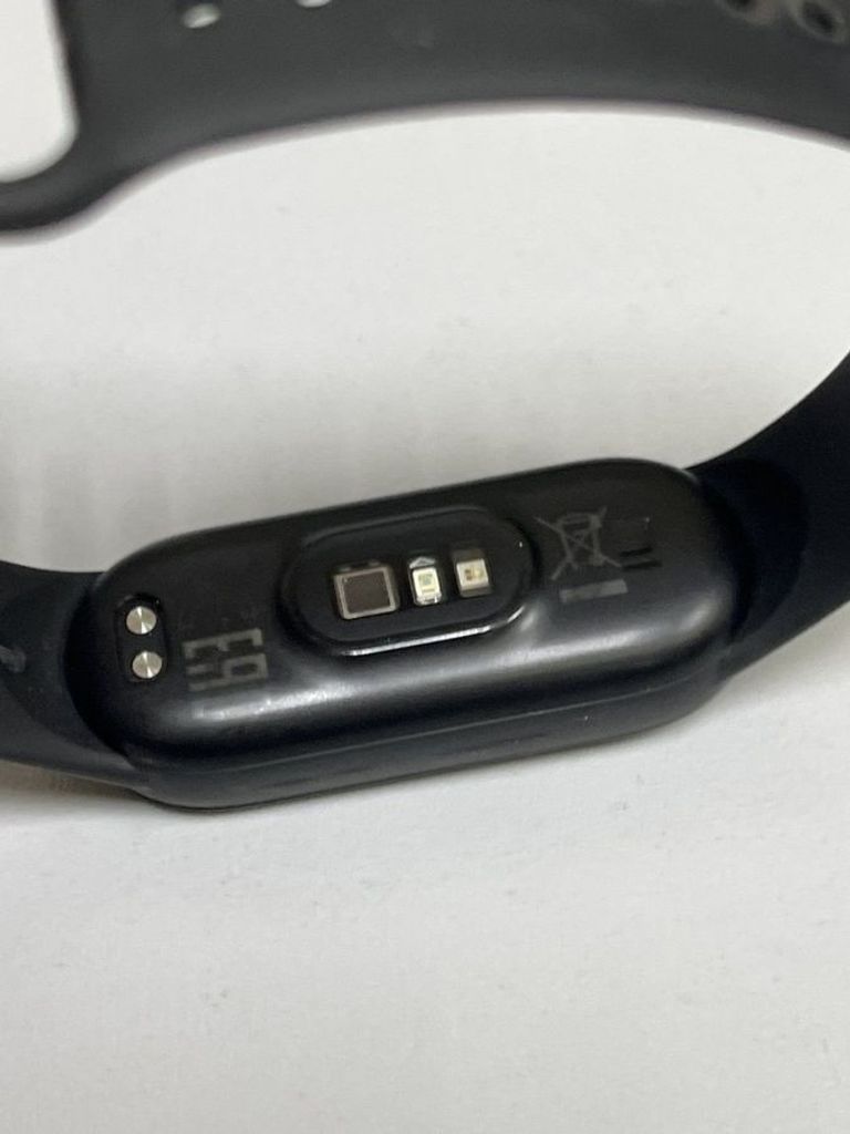 Оголошення Xiaomi mi smart band 6 nfc Б/У