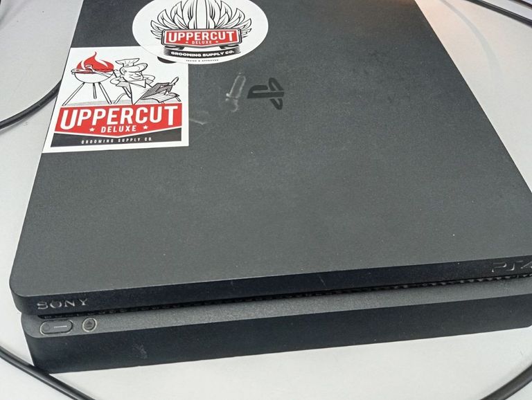 Дешиво  Sony PlayStation 4 Slim 1TB Black с ломбарда