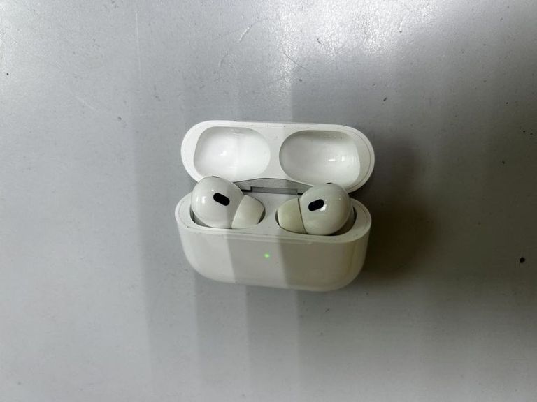 Дешиво Apple airpods pro 2nd generation with magsafe charging case usb-c с ломбарда