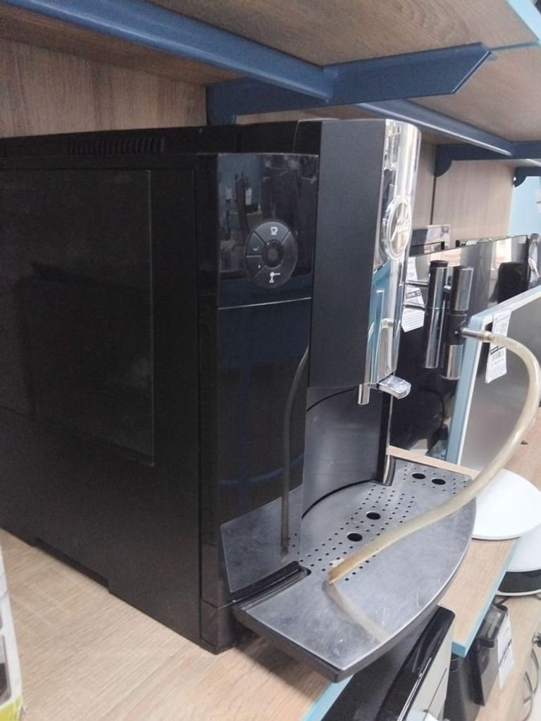 Дешиво Jura impressa j9.3 с ломбарда