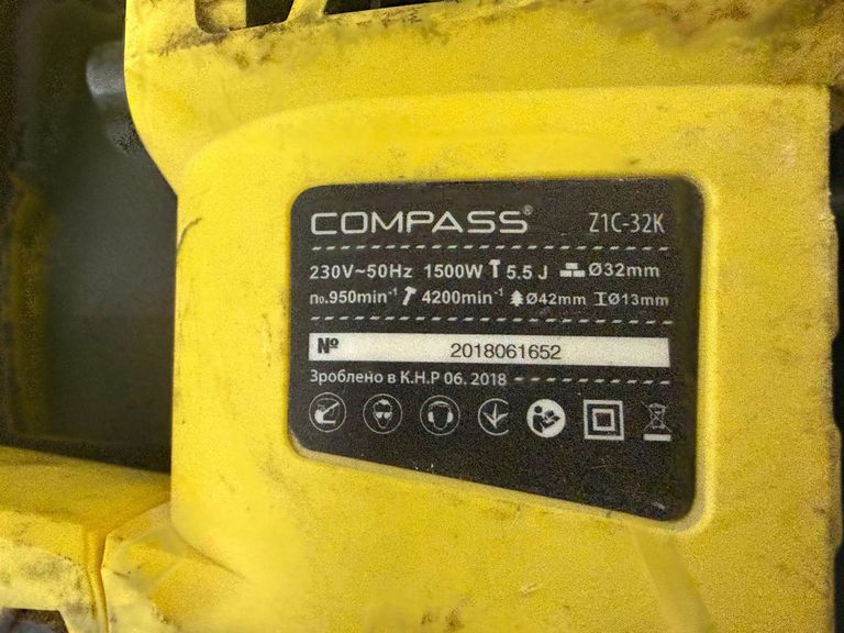 Дешиво Compass Z1C-32K с ломбарда