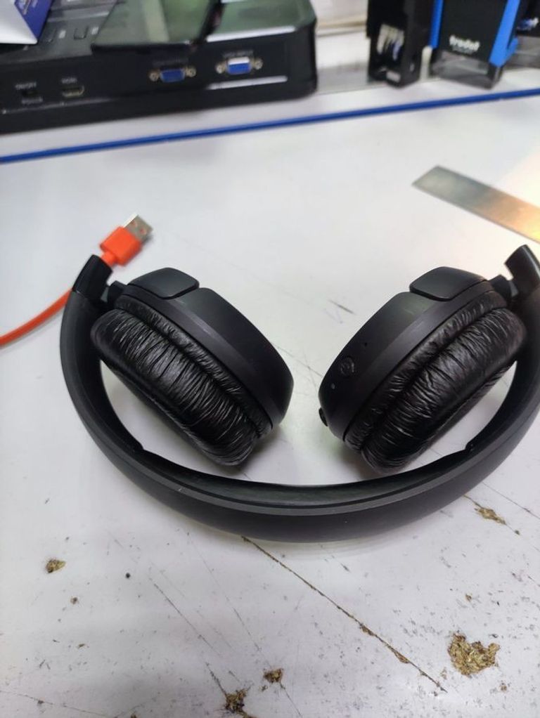 Дешиво Jbl tune 520bt с ломбарда