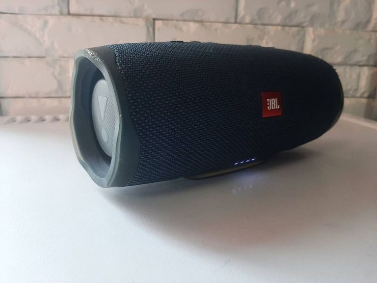 Оголошення Jbl charge 4 Б/У