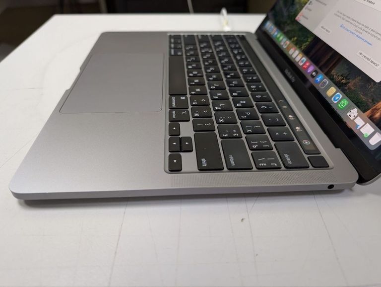 Дешиво Apple macbook pro/13.3/ core i5 1,4ghz/ ram8gb/ ssd256gb/ iris plus 645/ retina, truetone, touch bar с ломбарда