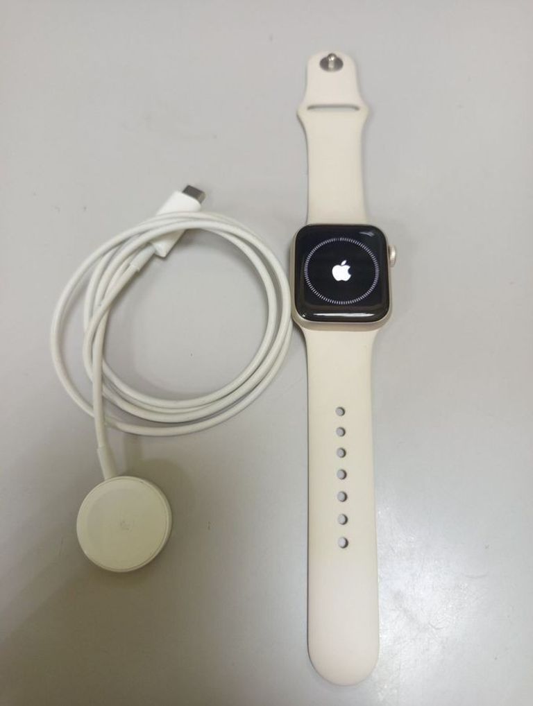 Дешево Apple watch se 2 gps 40mm aluminium case з ломбарду