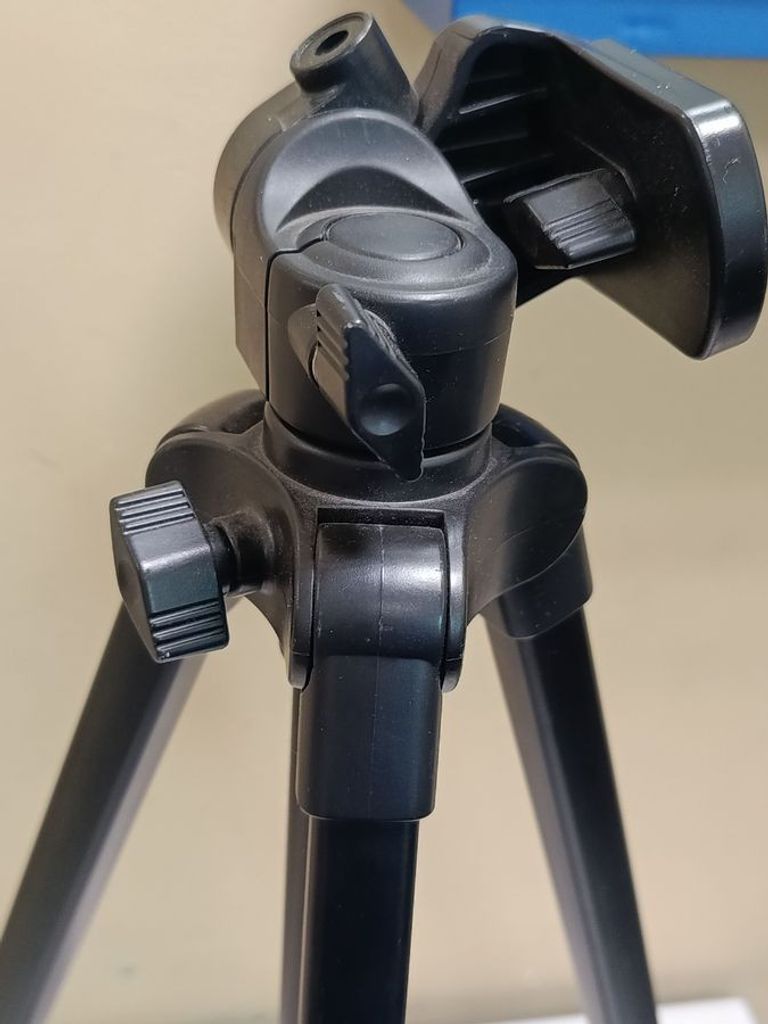 Дешево Velbon EX-330 з ломбарду