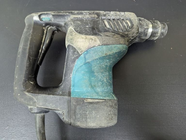 Купити Makita HR2810 Б/У