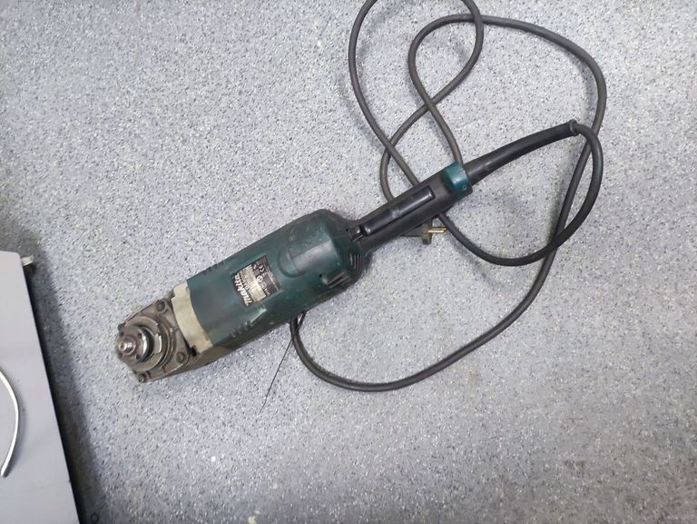 Оголошення Makita GA9020R Б/У