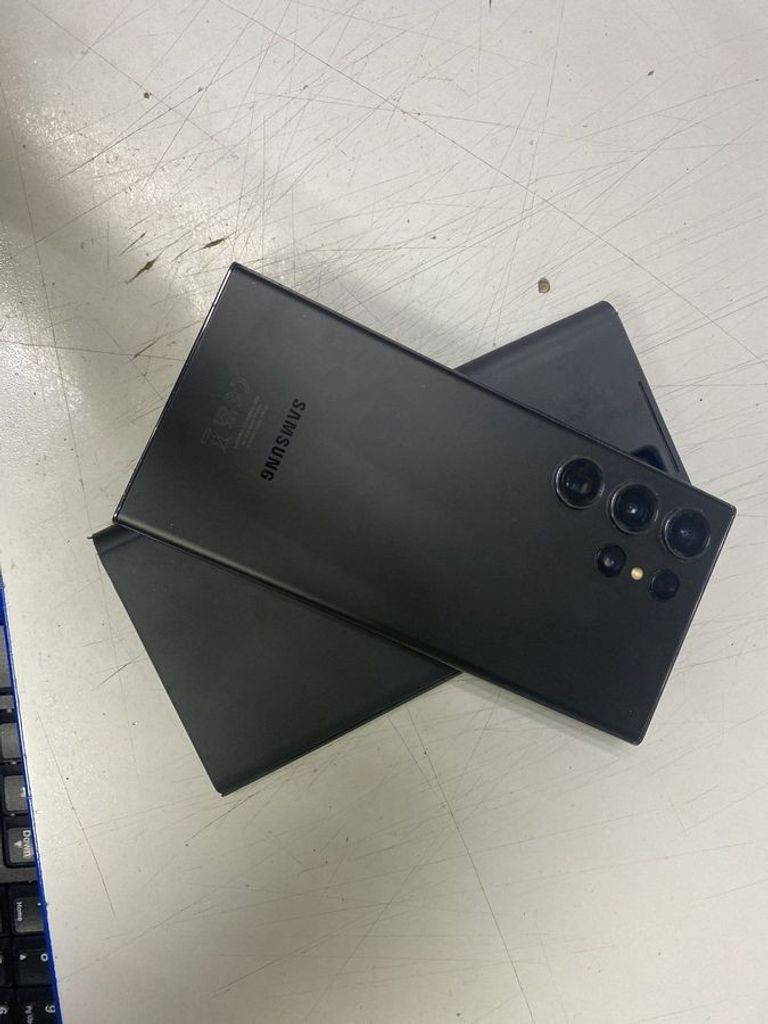 Дешево Samsung galaxy s23 ultra 12/512gb з ломбарду