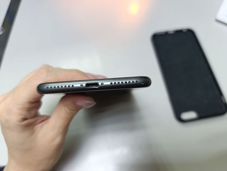 Apple iphone 8 plus 256gb Код:01-200906471. Зображення 6