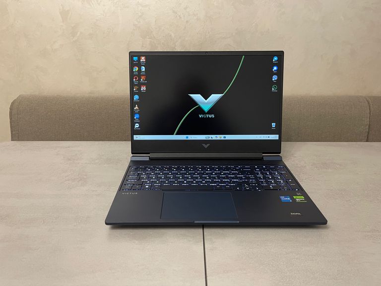Купити HP Victus 15 15-fa0033dx, 15,6"  Б/У