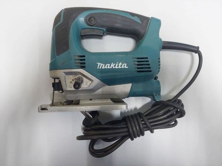 Купити Makita JV0600K Б/У