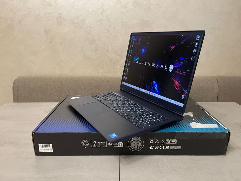 Объявление Dell Alienware 16 Aurora AC 16250, 16" 4K IPS 120Hz, Intel 7-240H, 16GB, 1TB, Nvidia GeForce RTX 5060 8GB Б/У