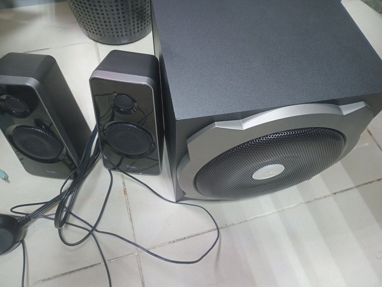 Купить Trust tytan 2.1 Б/У