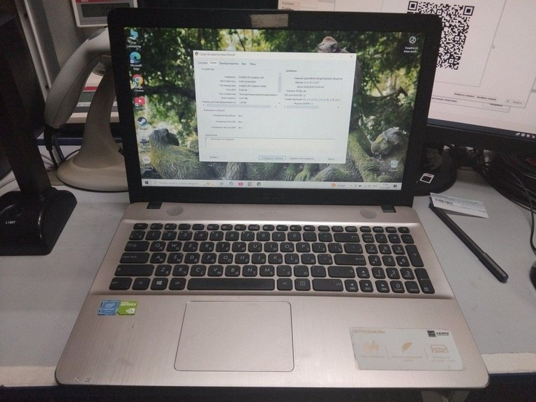 Дешево Asus 15/pentium n4200 ddr3/4gb ddr2/hdd 750 gb/ssd 250 gb/geforce 810m з ломбарду