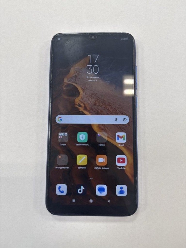 Купити Xiaomi Redmi 8A 2/32GB Black Б/У