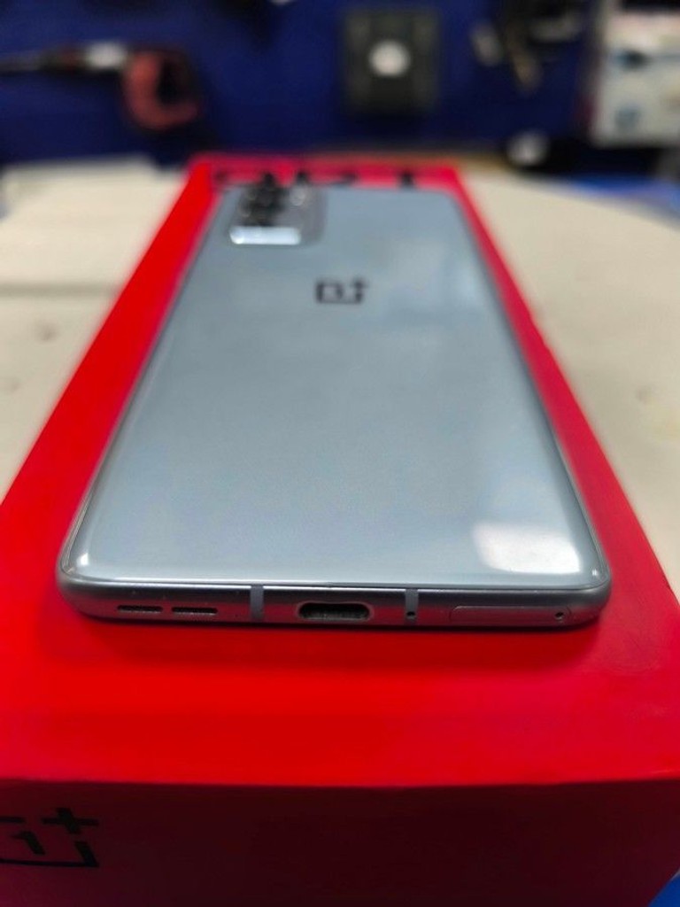Розпродаж Oneplus 9rt 8/128gb, продавець Техноскарб