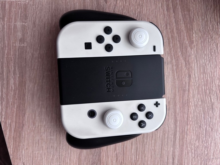 Nintendo Switch OLED with White Joy-Con (045496453435) Код:null. Зображення 4