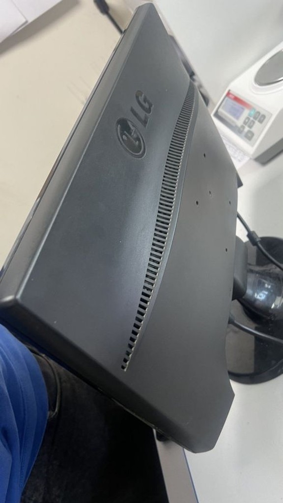 Купити Lg w1943ss Б/У