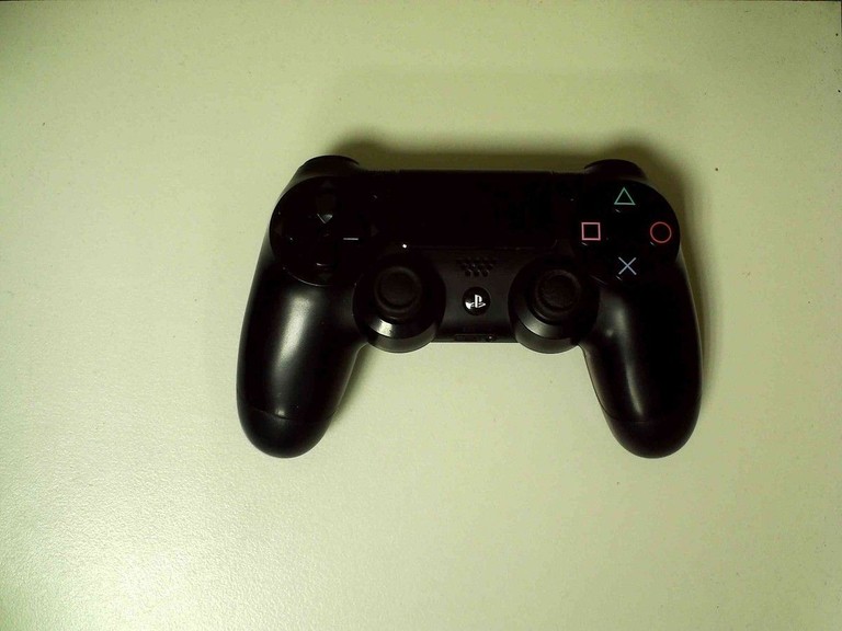 Дешево Sony dualshock 4 з ломбарду