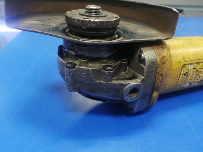 Dewalt DWE4217 Код:01-200976665. Изображение 5