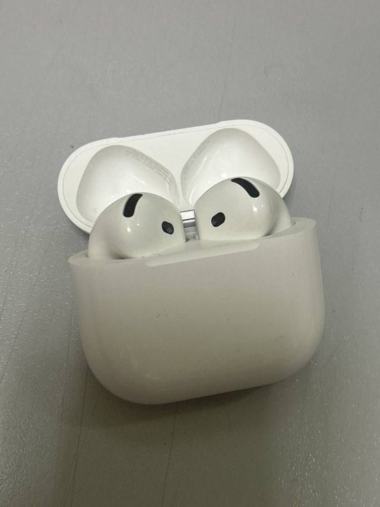Купити Apple airpods 4 with active noise cancellation Б/У
