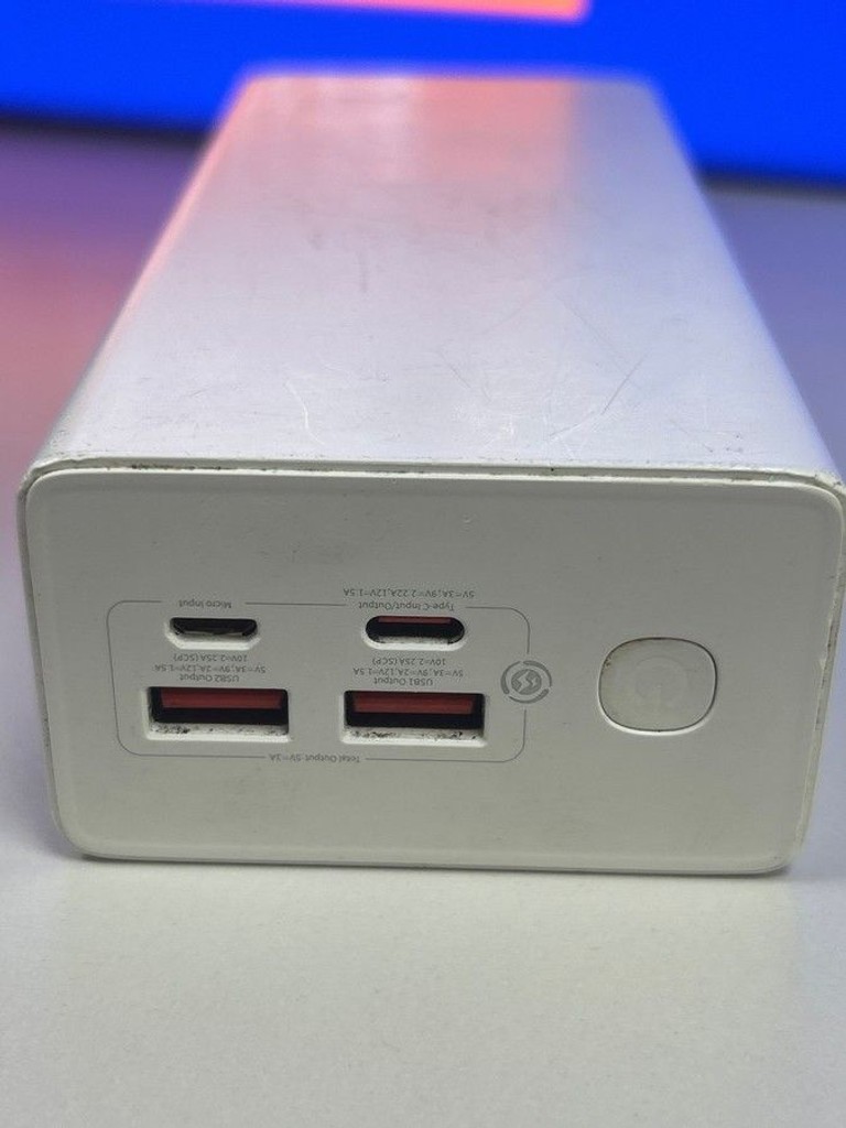 Дешиво Baseus 22.5w 30000mah с ломбарда