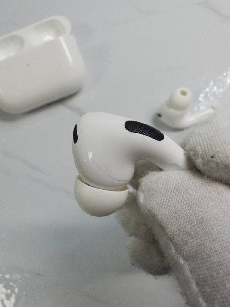 Apple airpods pro 2nd generation with magsafe charging case usb-c Код:01-200989592. Зображення 8