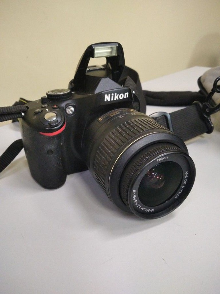 Купити Nikon d5100 + nikon dx af-s nikkor 18-55mm 1:3,5-5,6g vr Б/У