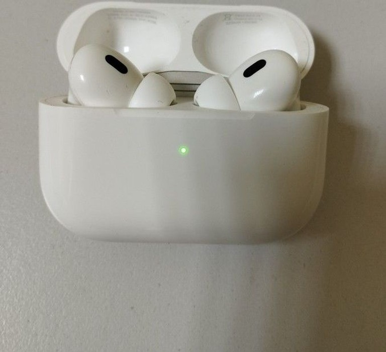 Купить Apple airpods pro 2nd generation with magsafe charging case usb-c Б/У