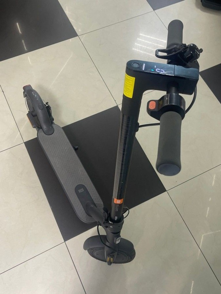Дешево Xiaomi Mi Electric Scooter Essential Black з ломбарду