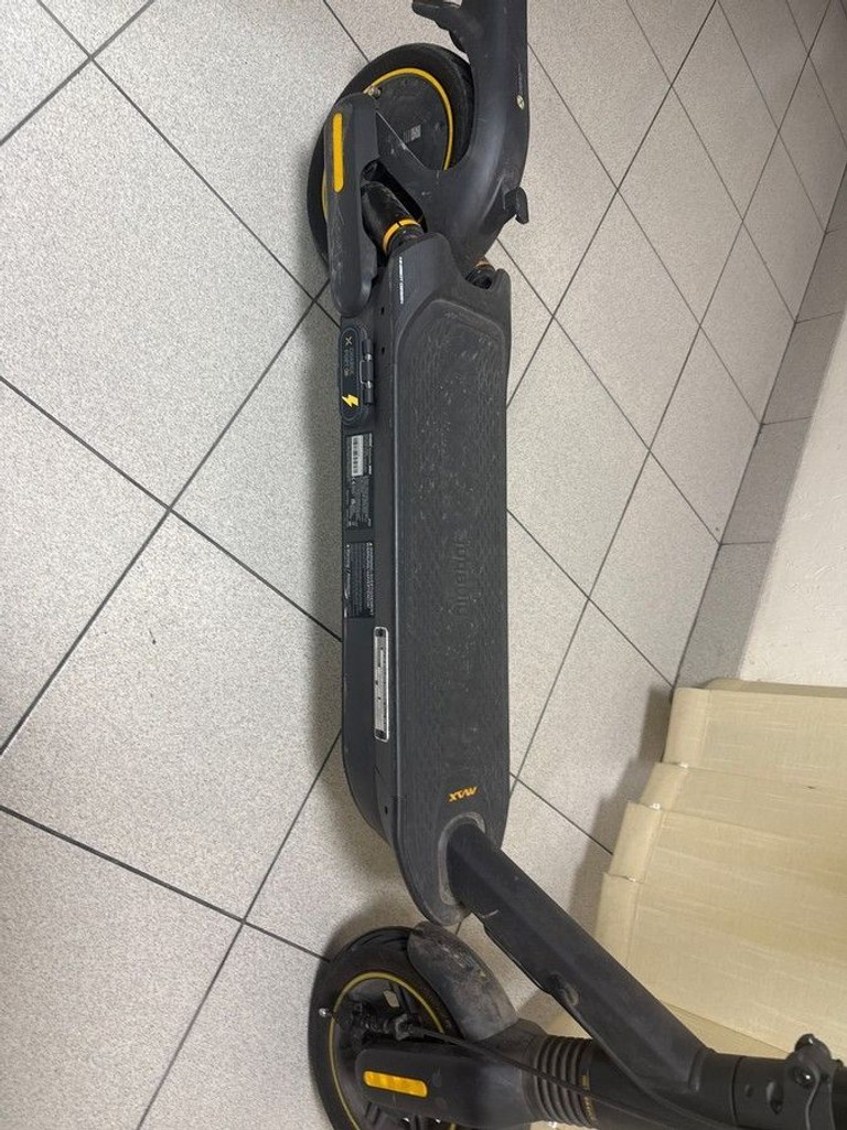 Купити Ninebot Kickscooter MAX G2 Б/У
