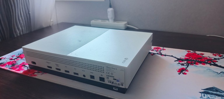 Microsoft XBox One S 1TB White + Wireless Controller Код:null. Зображення 5