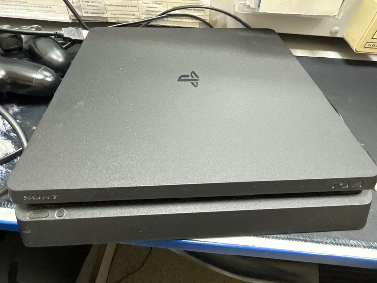 Купити Sony playstation 4 500gb Б/У