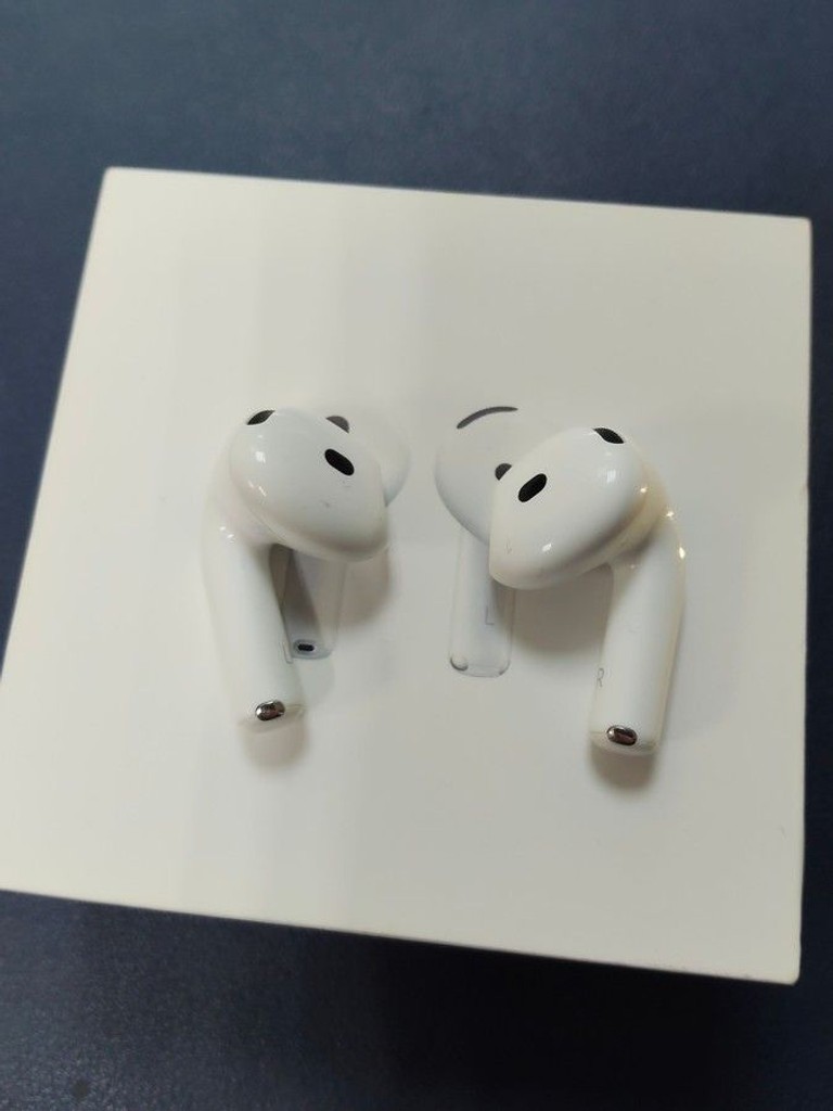 Дешиво Apple airpods 4 с ломбарда