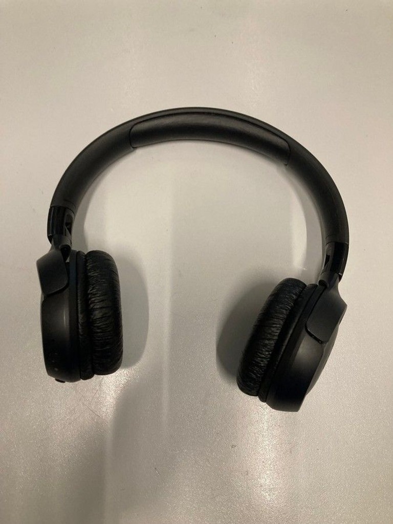 Дешиво Jbl tune 525bt с ломбарда