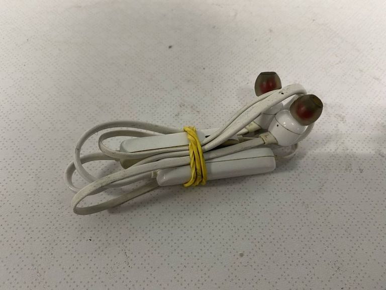 Дешиво Jbl tune 115bt с ломбарда