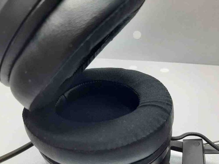 Оголошення Razer Nari Essential (RZ04-02690100-R3M1) Б/У